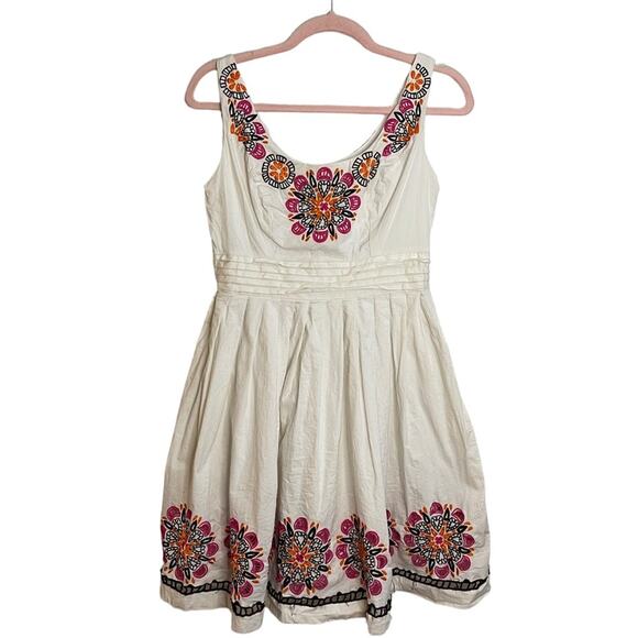Shoshanna Dresses & Skirts - Shoshanna White Embroidered Sleeveless Dress